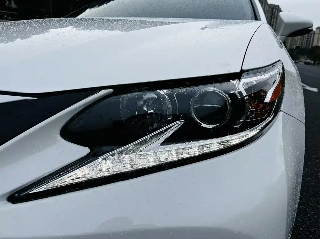 Lexus ES — фото 19