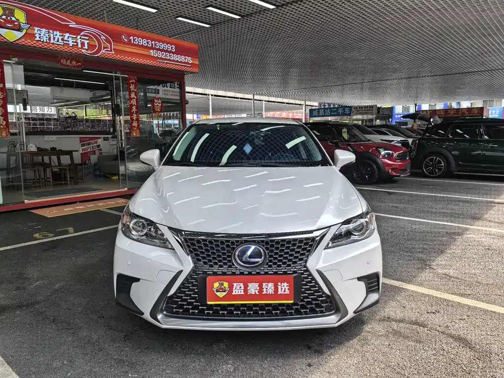 Lexus CT — фото 2