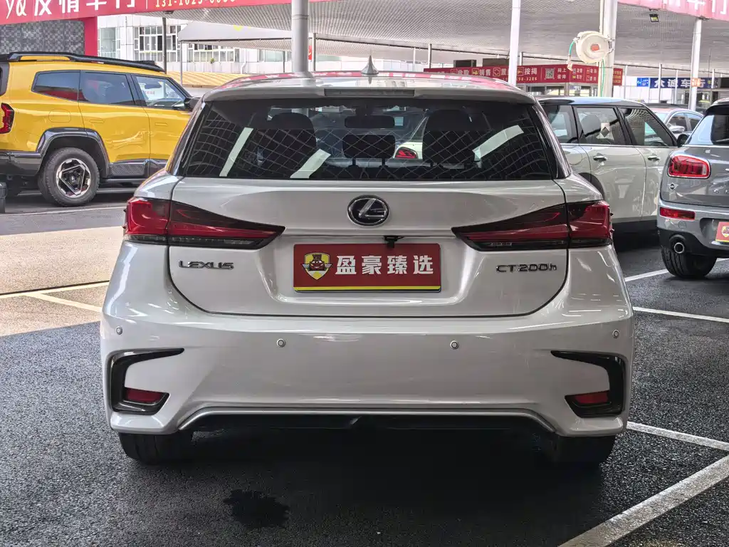 Lexus CT — фото 10