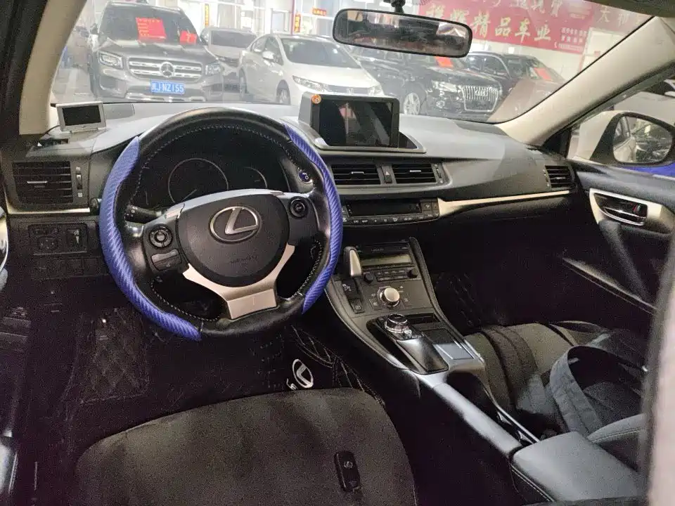 Lexus CT — фото 3