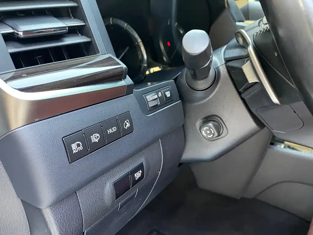 Lexus LX — фото 17
