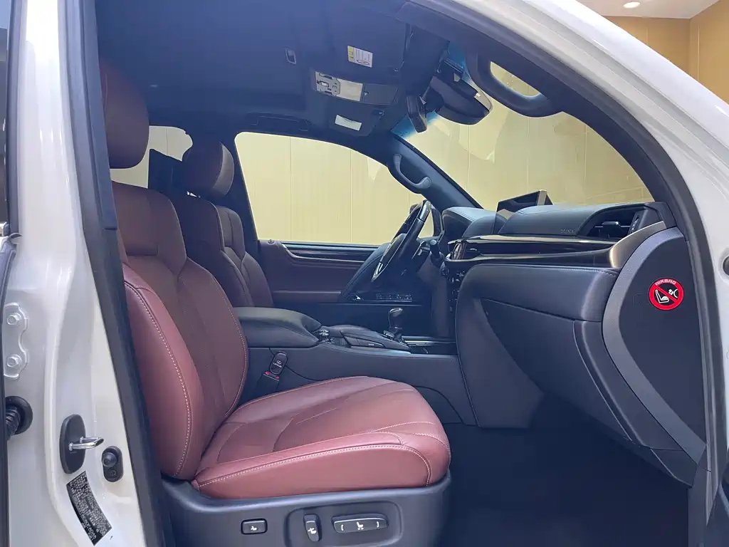 Lexus LX — фото 6