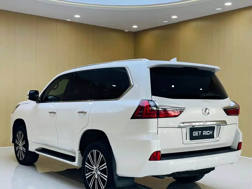 Lexus LX — фото 7