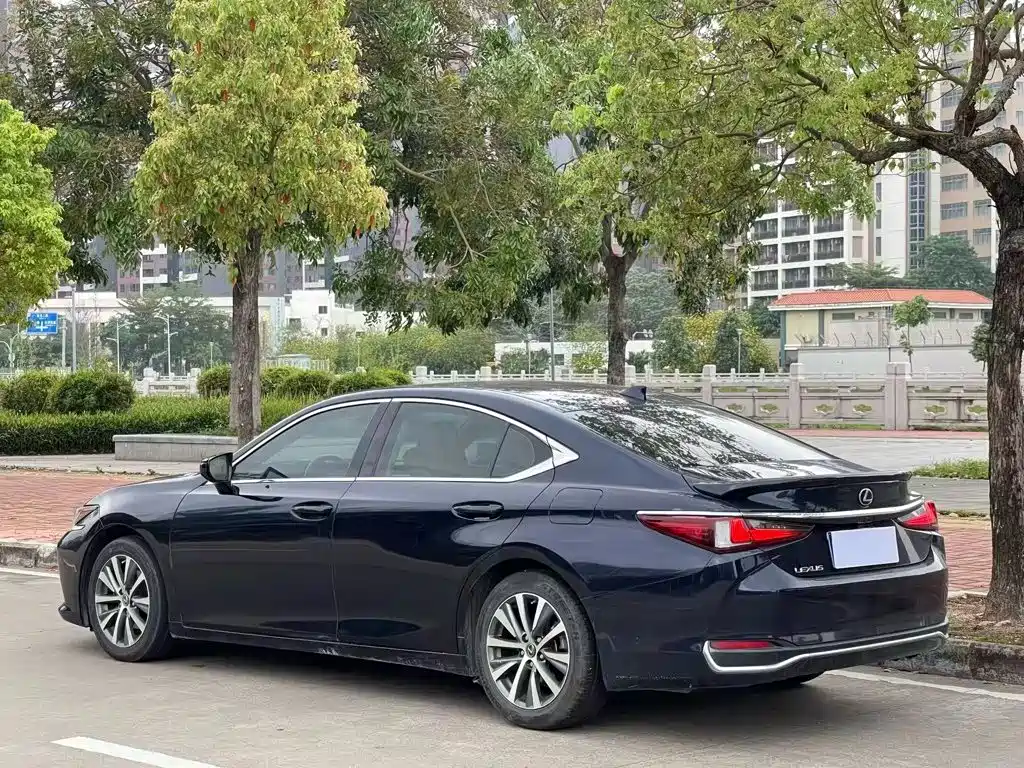 Lexus ES — фото 2