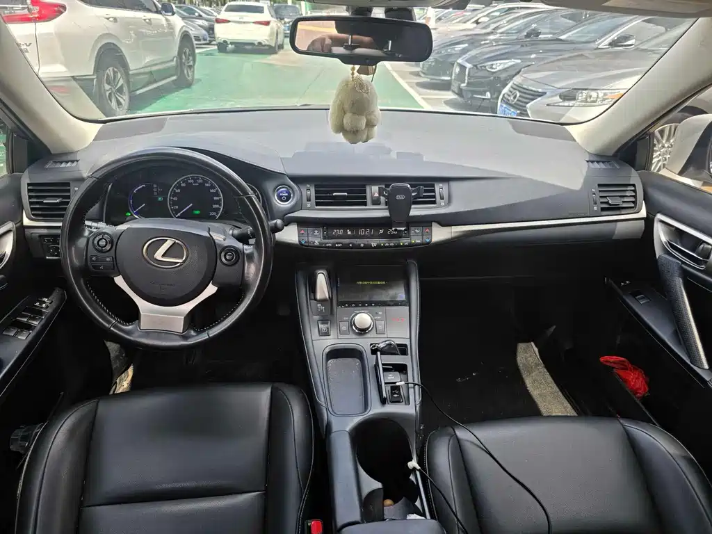 Lexus CT — фото 10