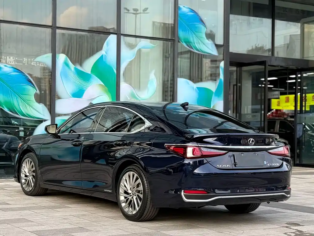 Lexus ES — фото 4