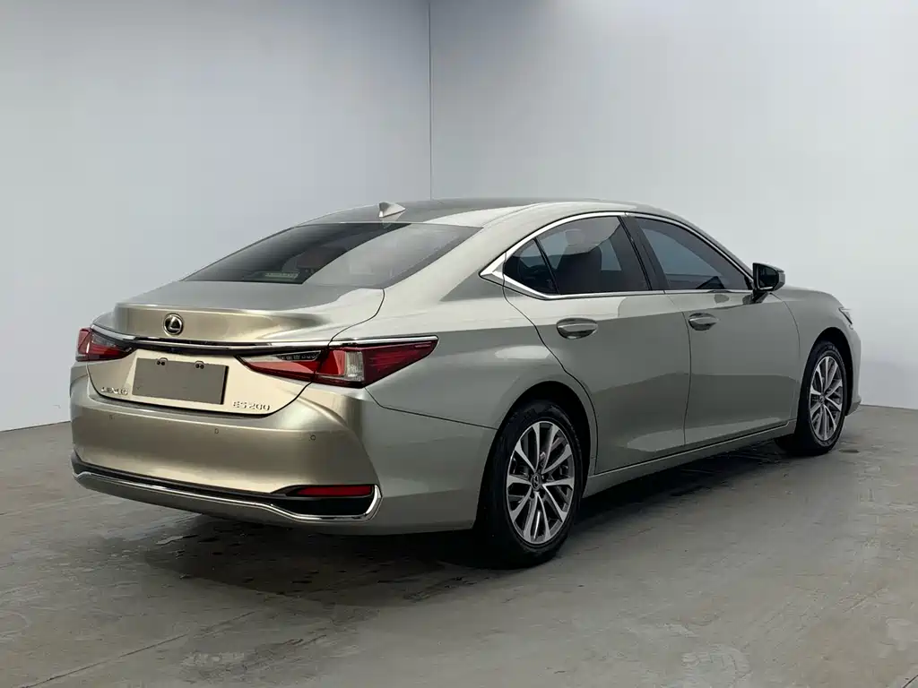 Lexus ES — фото 4