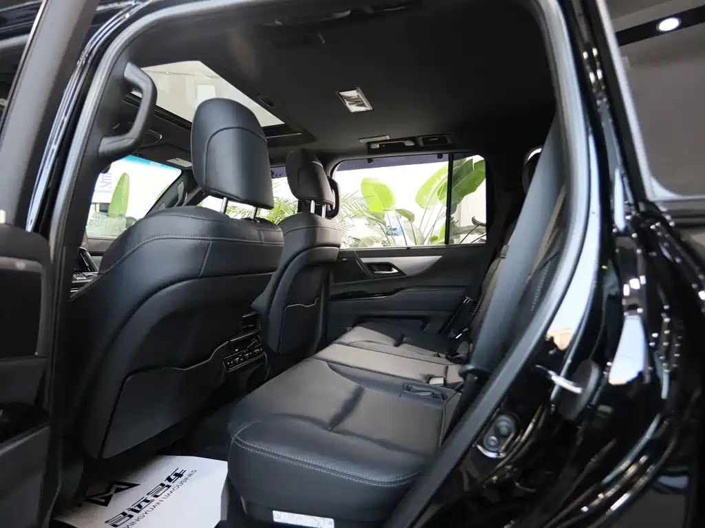 Lexus LX — фото 13