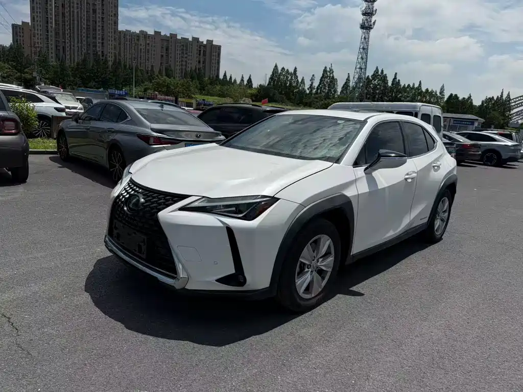 Lexus UX — фото 2