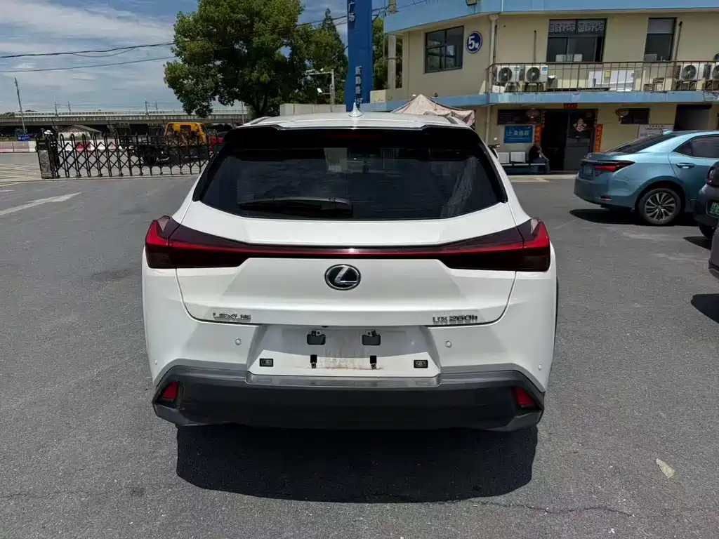 Lexus UX — фото 6