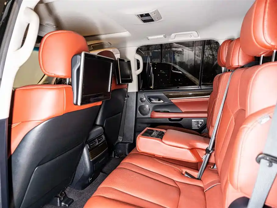 Lexus LX — фото 13