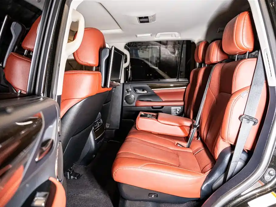 Lexus LX — фото 14