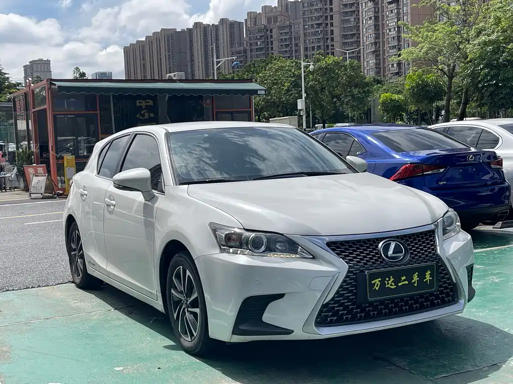 Lexus CT — фото 2