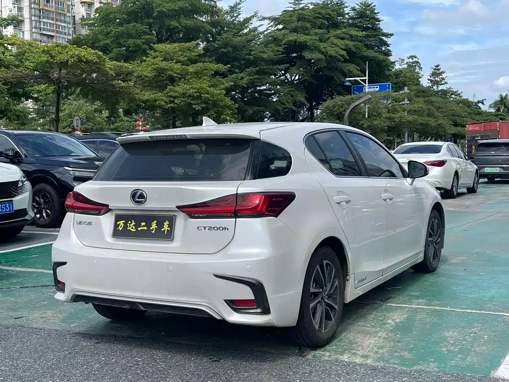 Lexus CT — фото 6