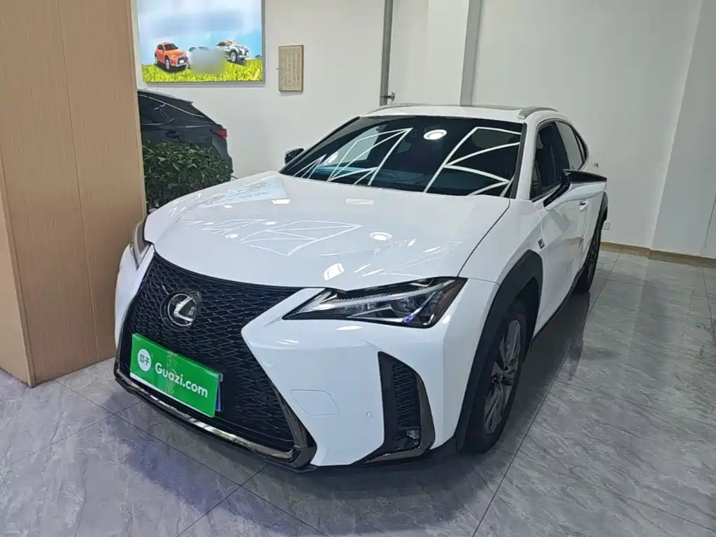Lexus UX — фото 2