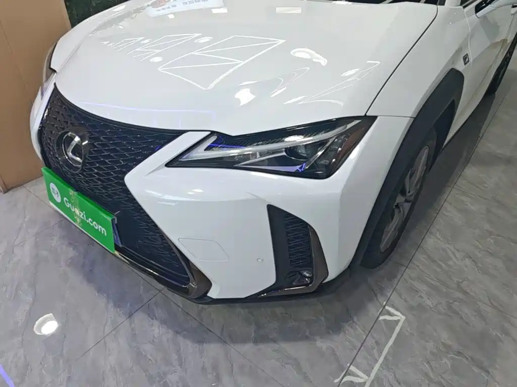 Lexus UX — фото 24