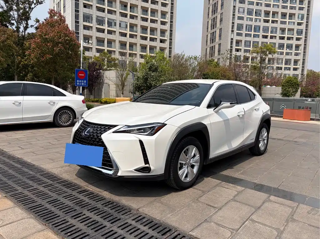 Lexus UX — фото 3