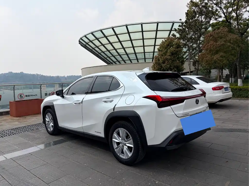 Lexus UX — фото 6