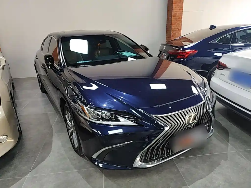 Lexus ES — фото 4