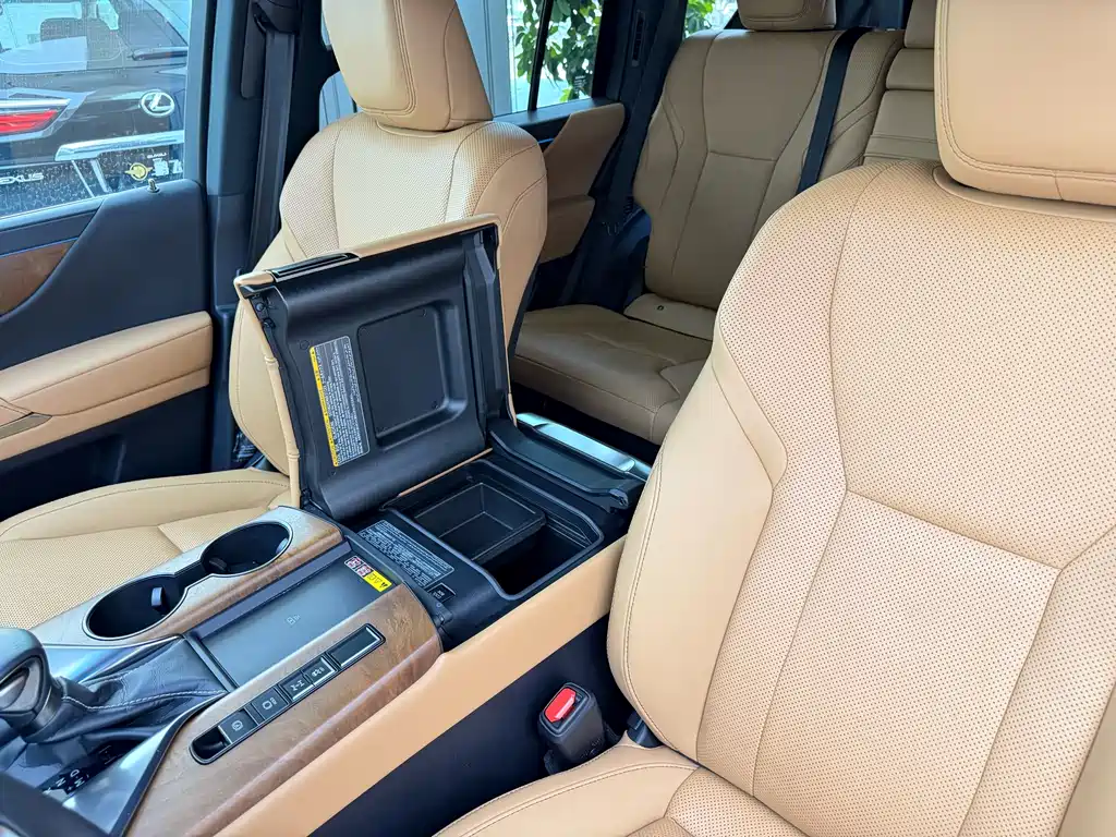 Lexus LX — фото 14