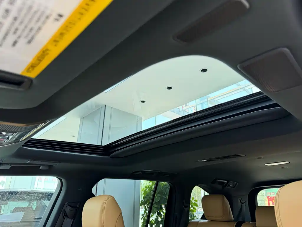 Lexus LX — фото 15