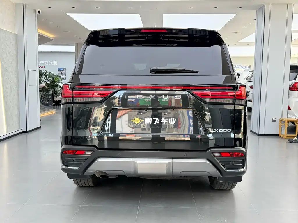 Lexus LX — фото 3