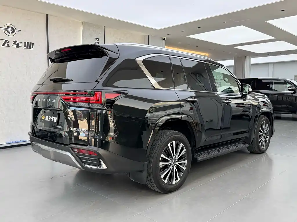 Lexus LX — фото 22