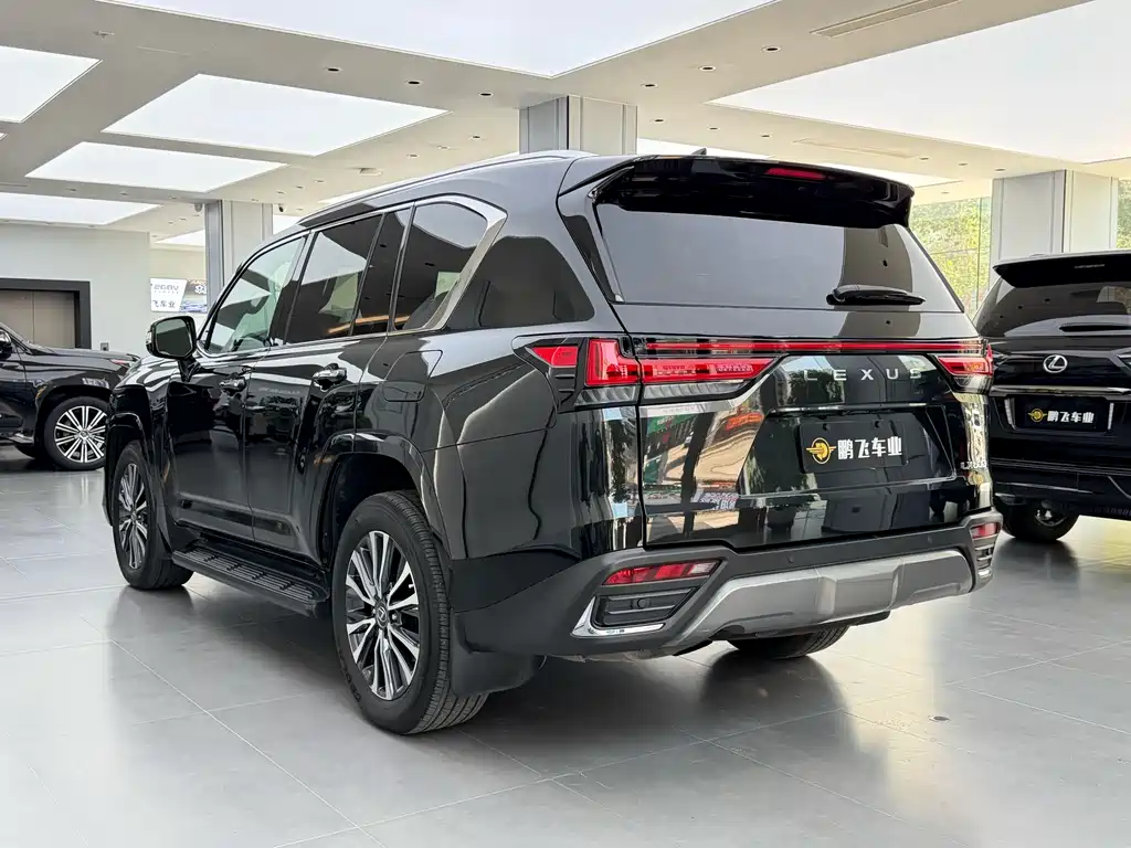 Lexus LX — фото 23