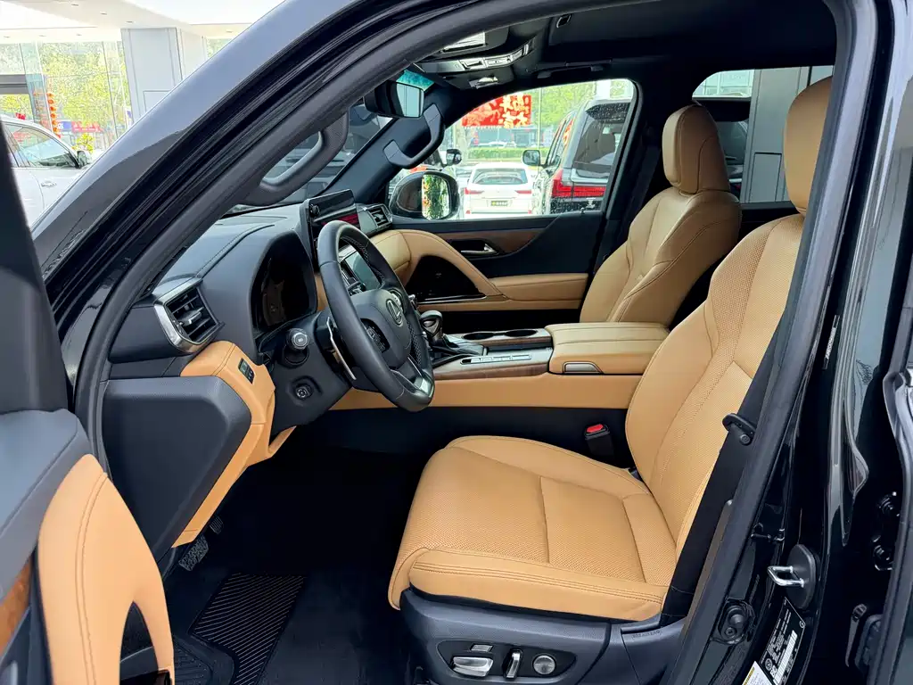 Lexus LX — фото 4