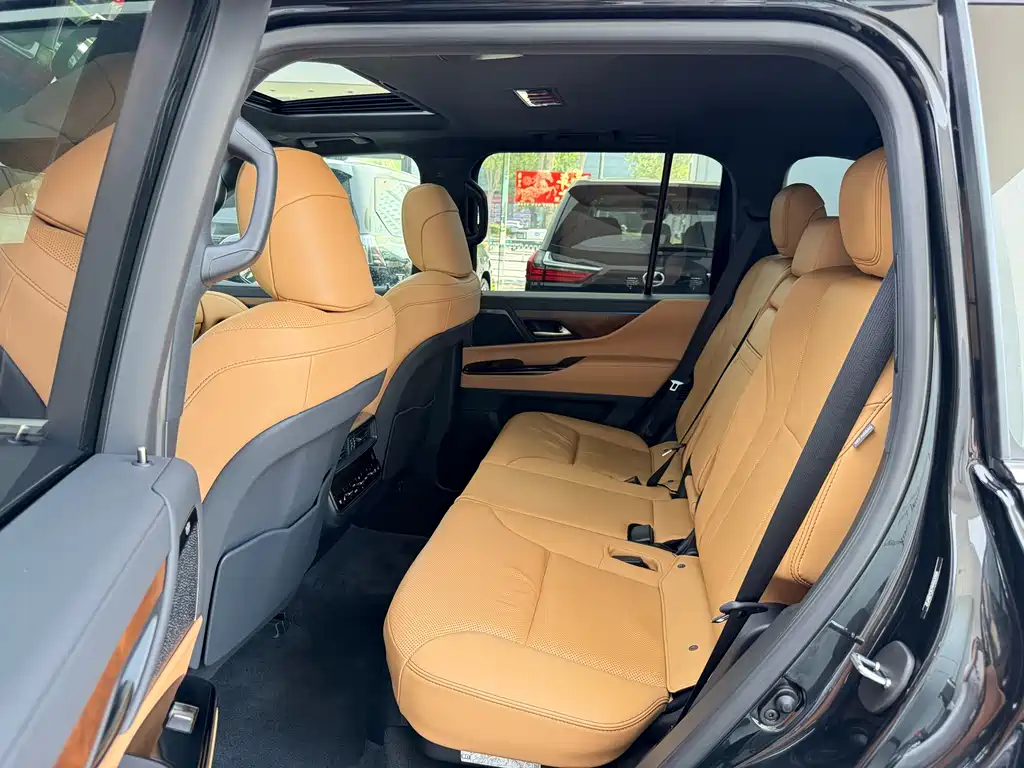 Lexus LX — фото 5