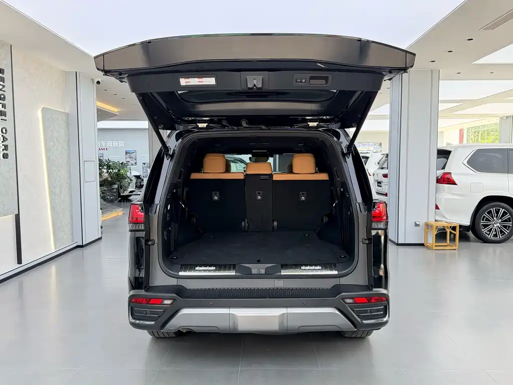Lexus LX — фото 9