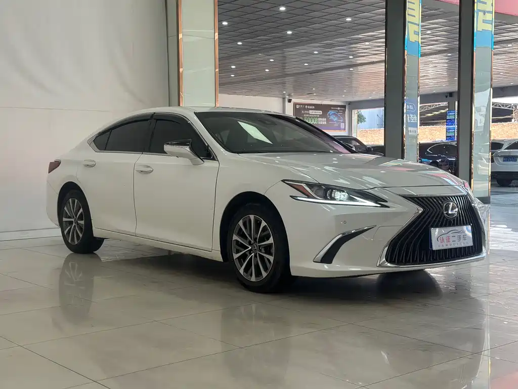 Lexus ES — фото 3
