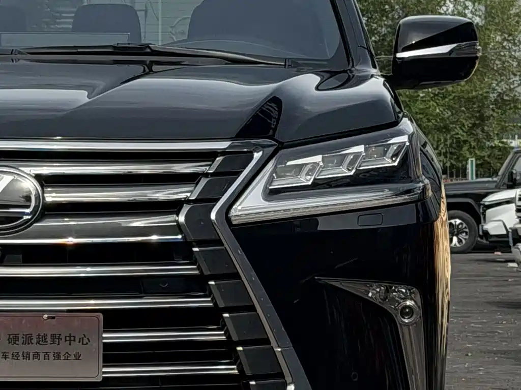 Lexus LX — фото 2