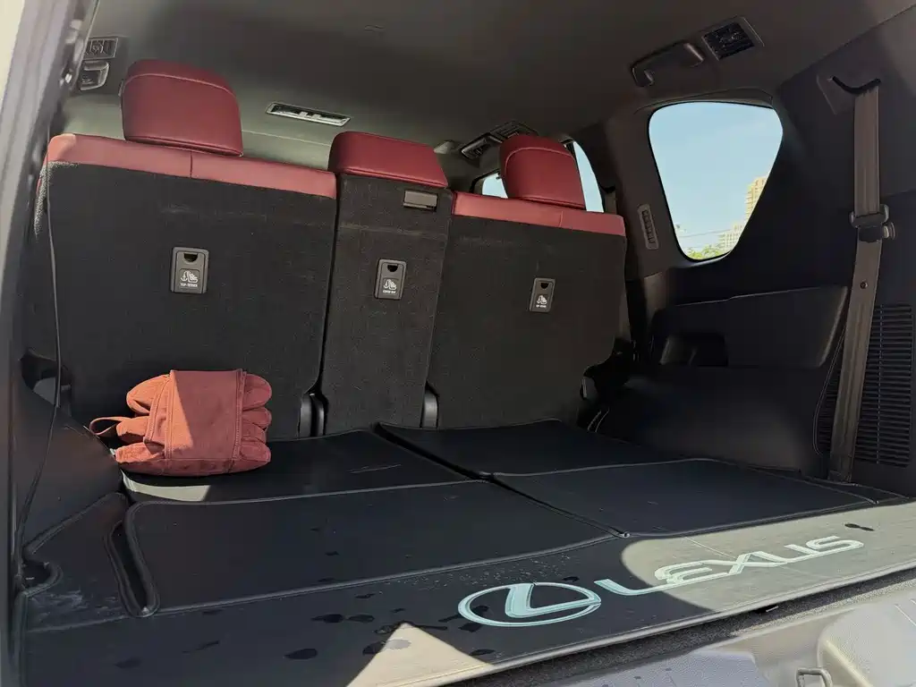 Lexus LX — фото 14