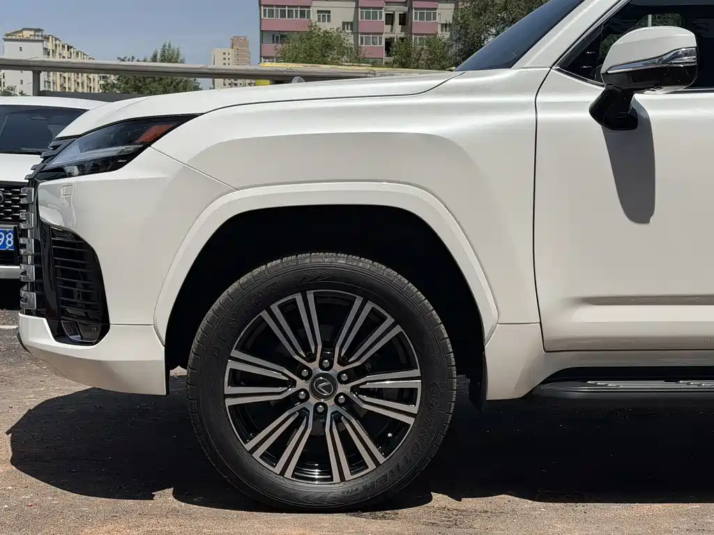 Lexus LX — фото 3