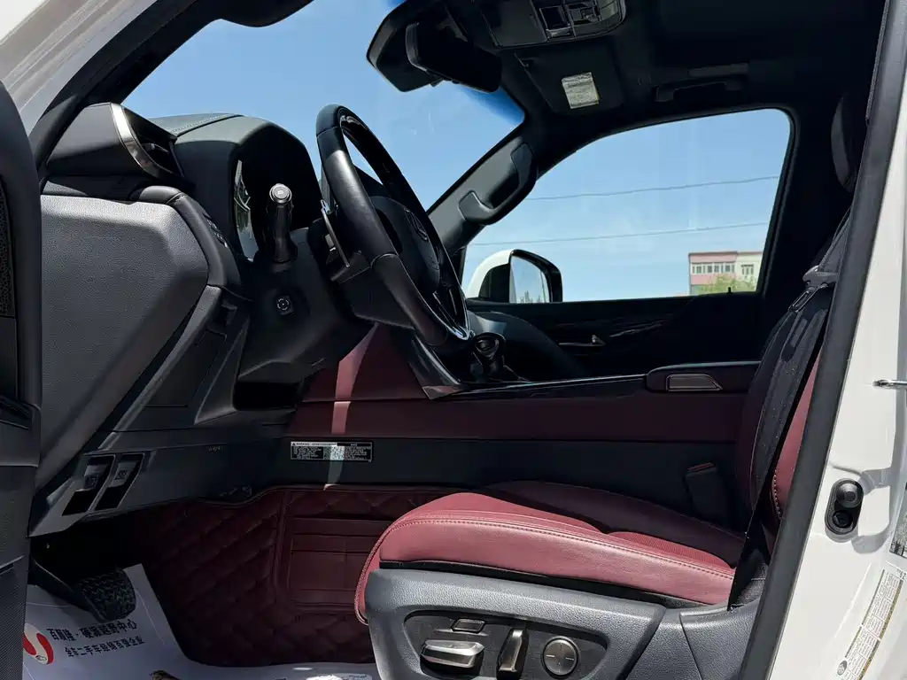 Lexus LX — фото 4
