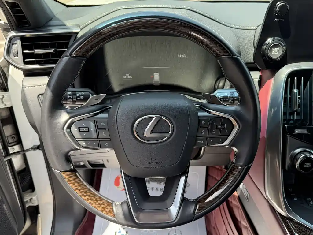 Lexus LX — фото 6