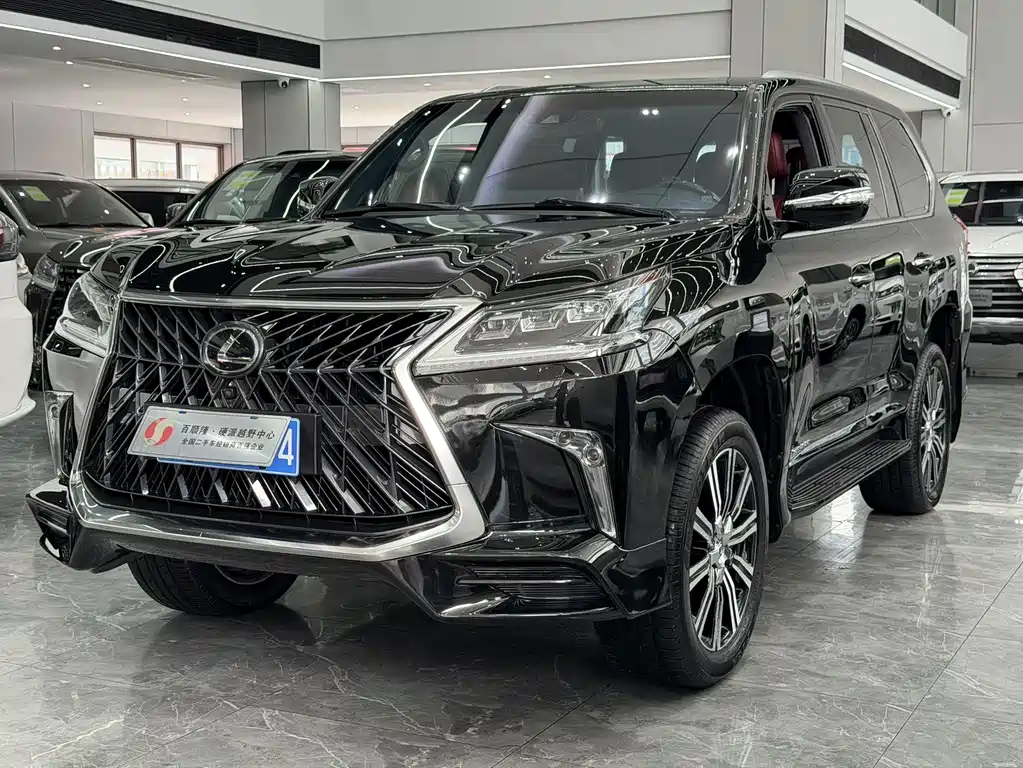 Lexus LX — фото 2