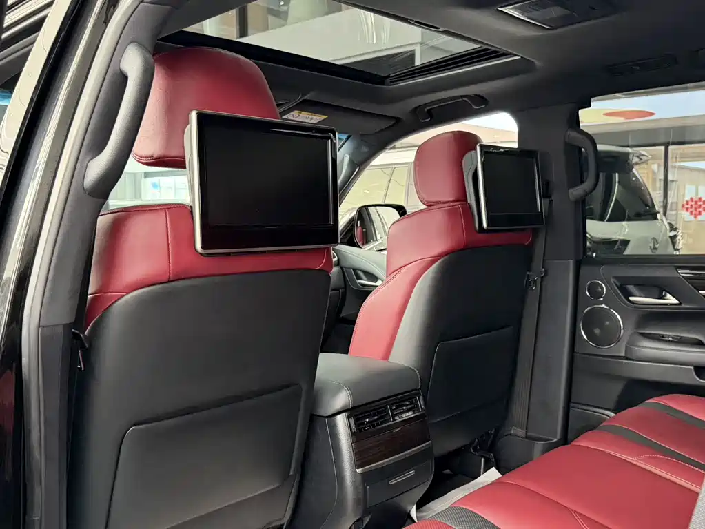 Lexus LX — фото 11