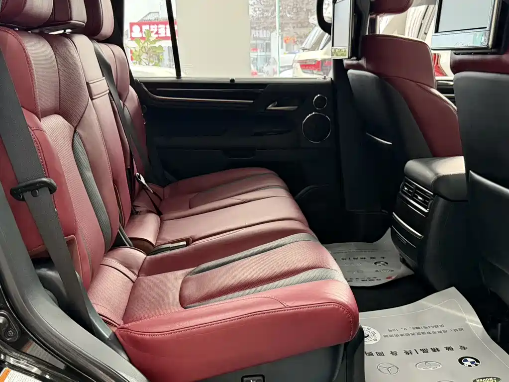Lexus LX — фото 14