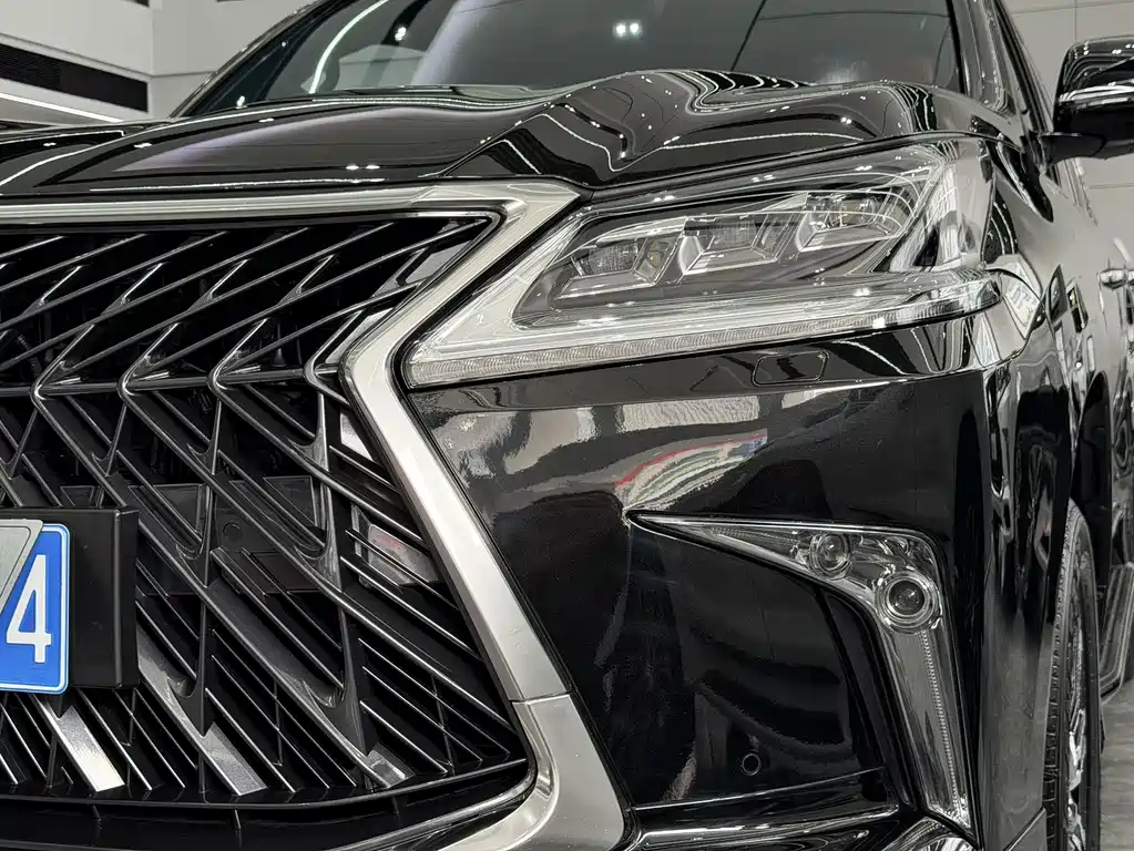 Lexus LX — фото 4