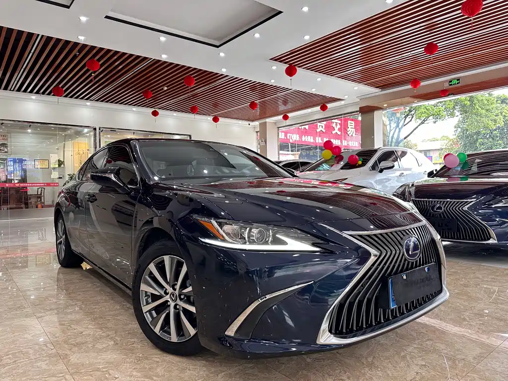 Lexus ES — фото 3