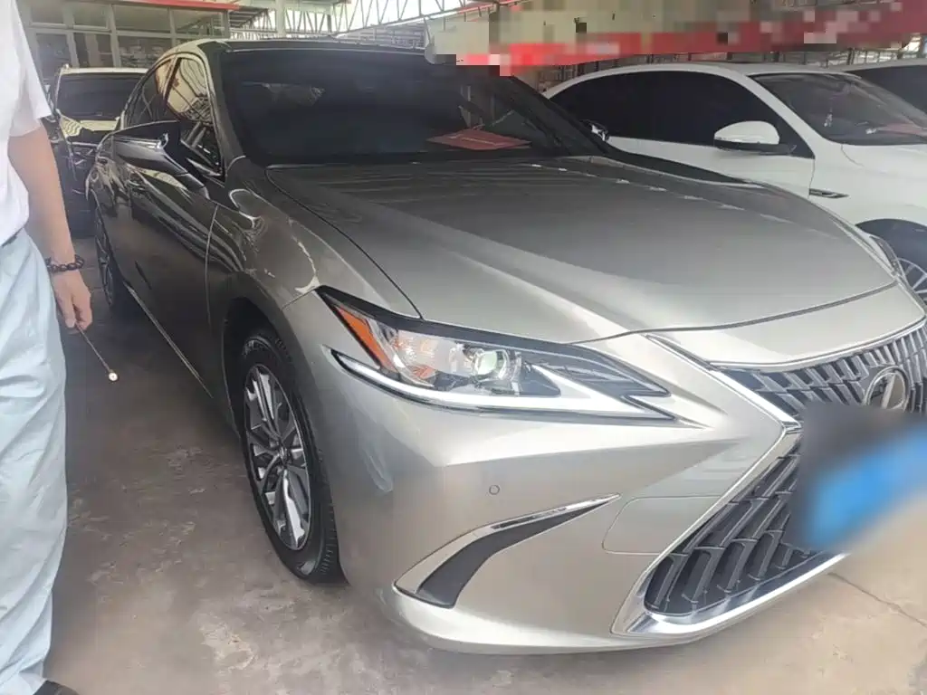 Lexus ES — фото 4
