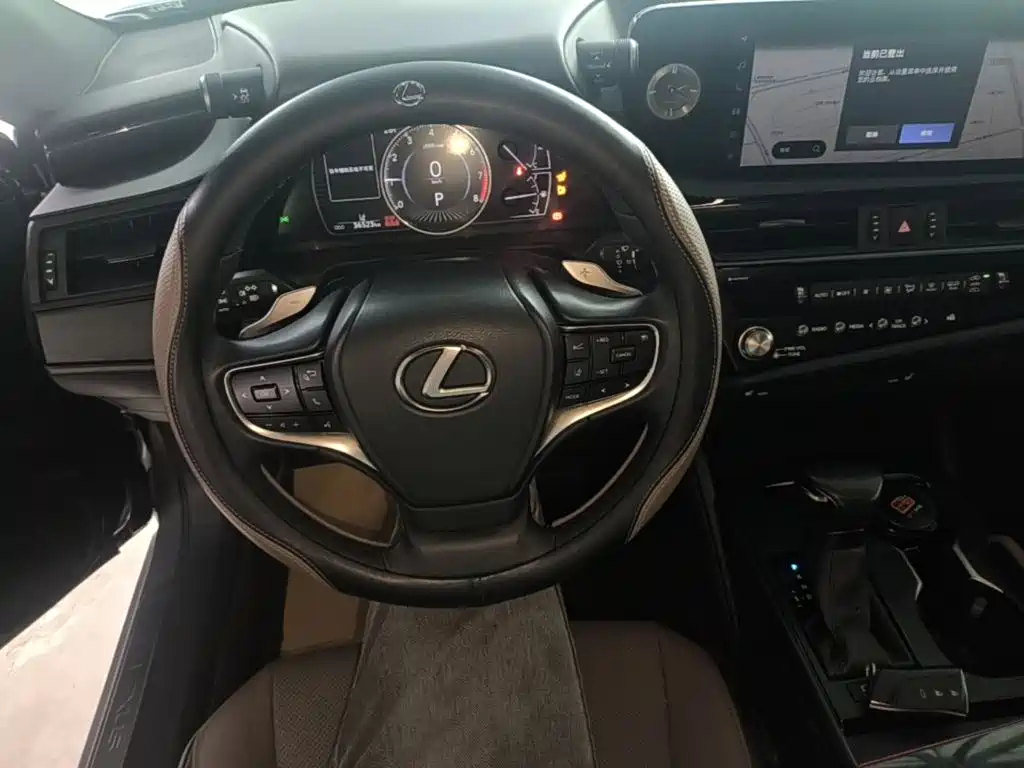 Lexus ES — фото 10