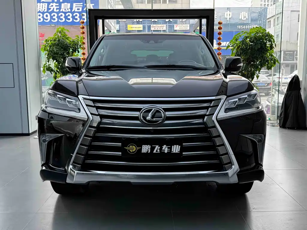 Lexus LX — фото 2