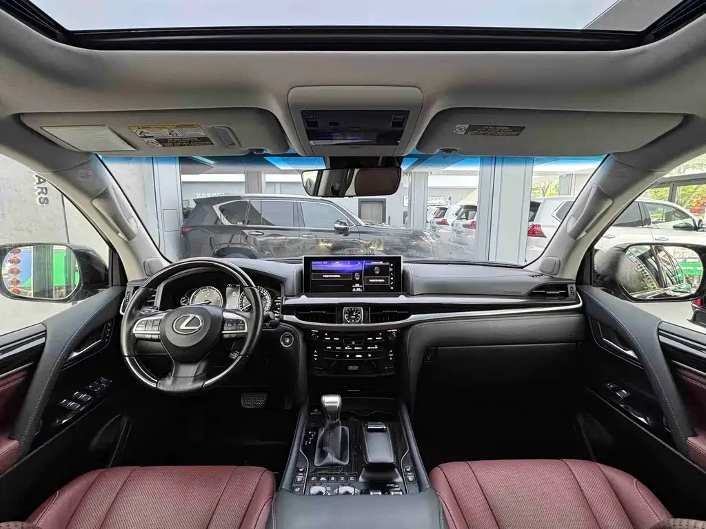Lexus LX — фото 13