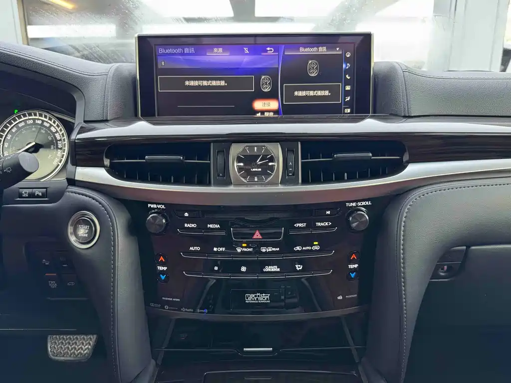 Lexus LX — фото 14