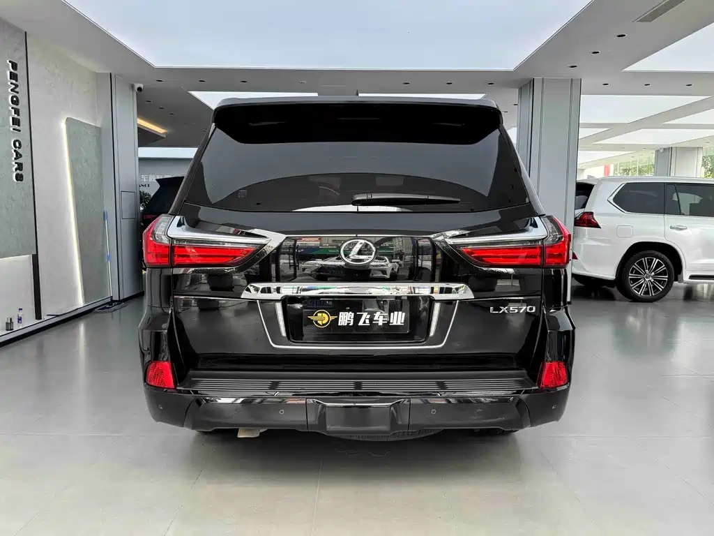 Lexus LX — фото 19