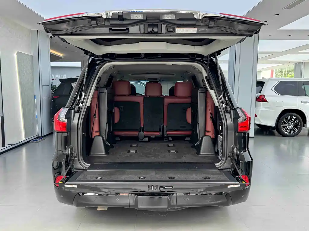 Lexus LX — фото 21