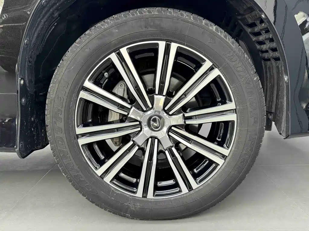 Lexus LX — фото 22